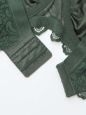 Луксозен дамски сутиен с дантела