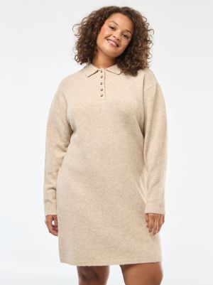 Плетена рокля със златни копчета 