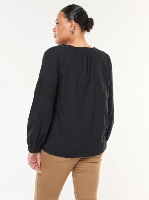 Дамска блуза и ажурна бродерия 