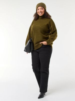 Пуловер с висока яка