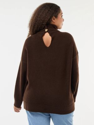 Пуловер с висока яка