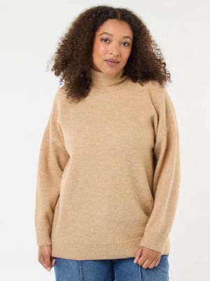 Пуловер с висока яка