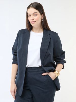 Дълго вталено сако