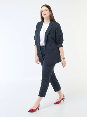 Дълго вталено сако