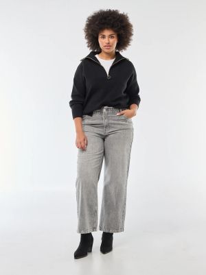 Дамски пуловер с висока яка с цип 