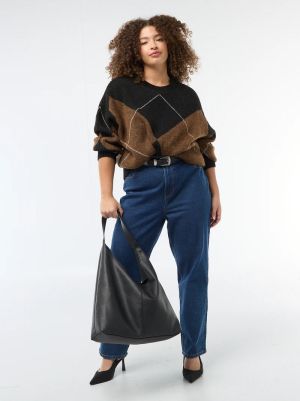 Дамски плетен пуловер макси размер