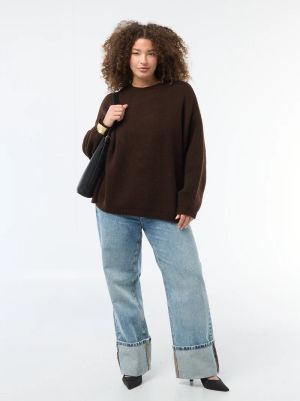 Дамски плетен пуловер макси размер