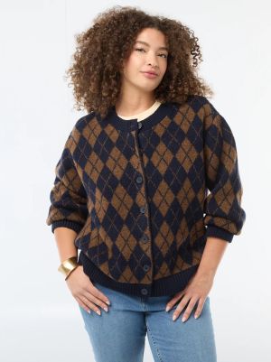 Дамска плетена жилетка голям размер