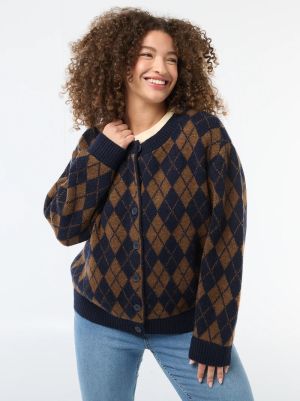 Дамска плетена жилетка голям размер