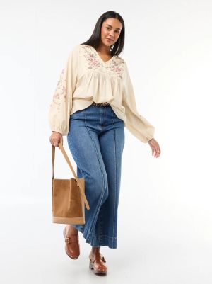 Дамска блуза с бродерия на цвета