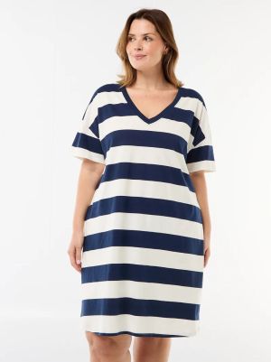 Рокля тип тениска с къс ръка