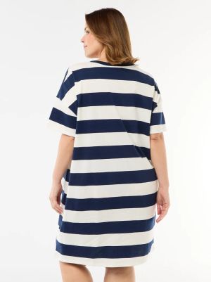 Рокля тип тениска с къс ръка