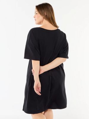 Рокля тип тениска с къс ръка