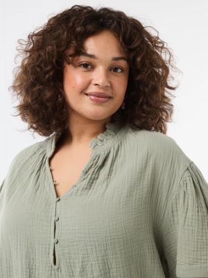 Дамска блуза от памучен плат с набрана яка