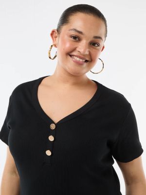 Дълга оребрена рокля с къси ръкави