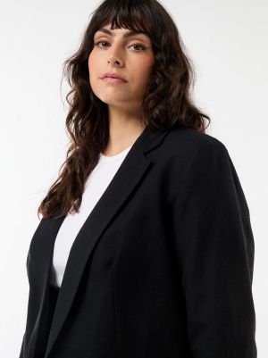 Голям размер дамскo сако