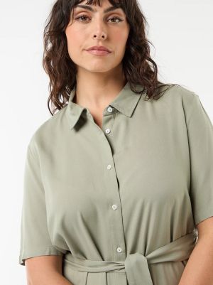 Рокля с къс ръкав и колан на талията