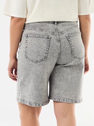 Дънкови бермуди с висока талия